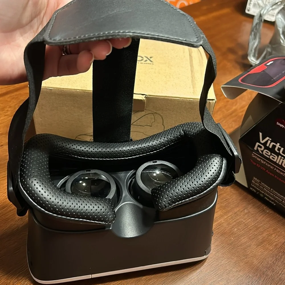 Set of 2 VR headsets and a Merge Cube!